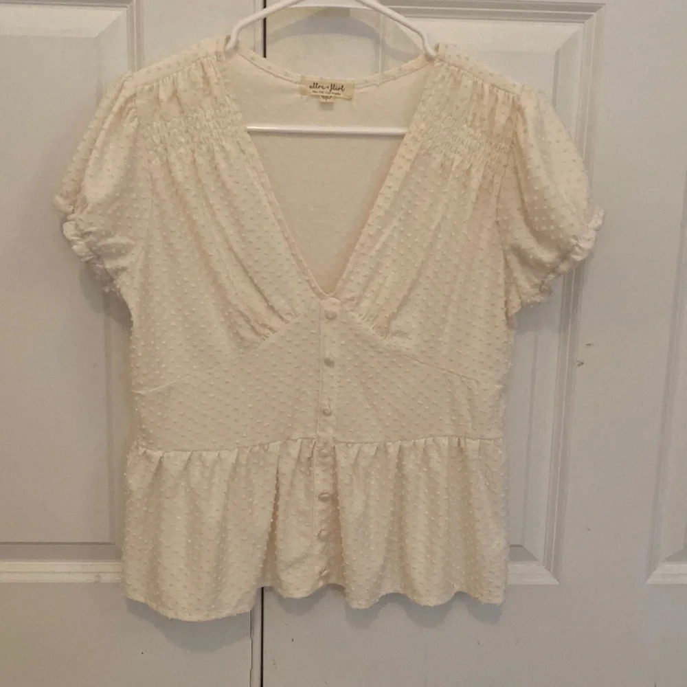 Ultra flirt cream polkadot shirt, size, large V-neck short sleeve